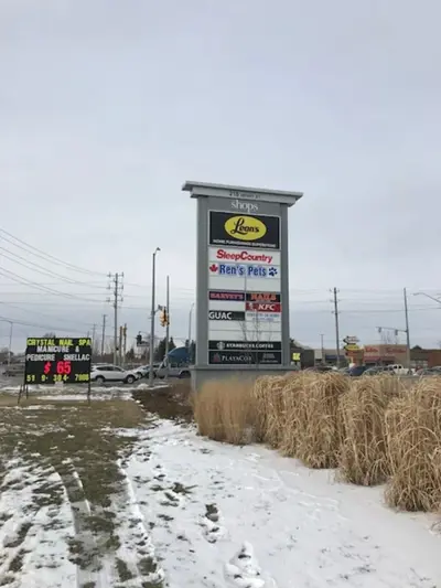 Pylon Signs Photo